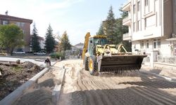 Kütahya'da Yol Çalışmaları Hız Kesmiyor! İki Noktada Üstyapı Mesaisi