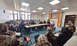 Kütahya'da Yaşlılara Dijital Dünya Eğitimi! Teknoloji Kullanımı Anlatıldı
