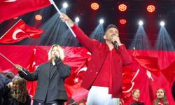 Kütahya’da Buray’a Sevgi Seli! Cumhuriyet Coşkusu Konserle Zirveye Çıktı