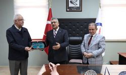 DPÜ Güzel Sanatlar Fakültesi’nde yeni dekan Ayhan Kahraman oldu