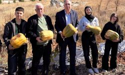 Altıntaş’ta okul bahçesinden sofraya uzanan tatlı emek