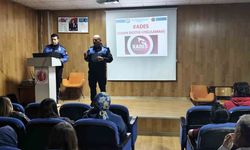 Polis ekiplerinden lise öğrencilerine bilgilendirme