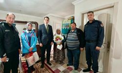 Kaymakam Erkan Atam’dan Dünya Yaşlılar Günü’nde anlamlı ziyaret
