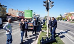 Tavşanlı'da yoğun trafik bölgesinde sinyalizasyon sistemi yenileniyor