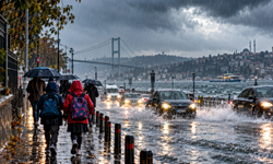 Sağanak Yağış Nedeniyle 6 İlde Okullar Tatil Edildi! Valiliklerden Peş Peşe Açıklama