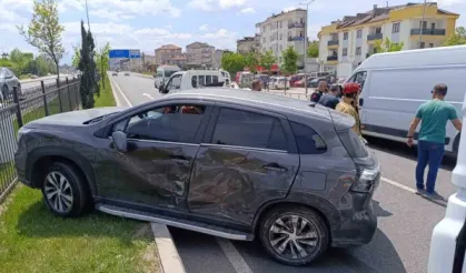 Tır, cipi refüje savurdu: 1 yaralı