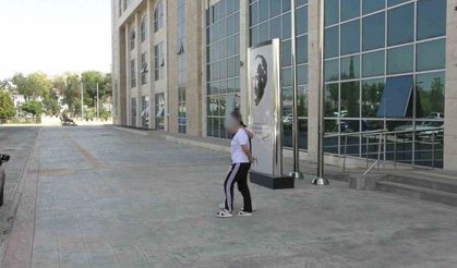 Uşak’ta otobüste 28 bin sentetik ecza ele geçirildi