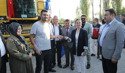 Naşa’da Tarıma Büyük Destek: Makine Parkı Teslim Edildi