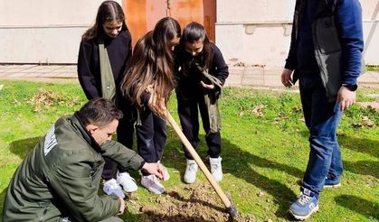 Gediz’de yeşeren umut: Öğrenciler iş başında