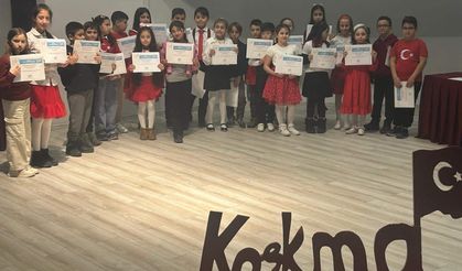 Kütahya’da İstiklâl Marşı Heyecanı: İlkokullular Sahneye Çıktı