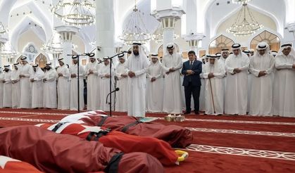 Katar’da düşen helikopterin ardından acı tören: Türk askerleri için cenaze namazı kılındı