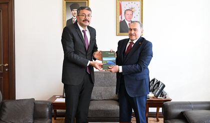 Bakan Yardımcısı Çelik'ten, eski bakan Eroğlu'na: ''Kütahya'mızın fahri hemşehrisi''