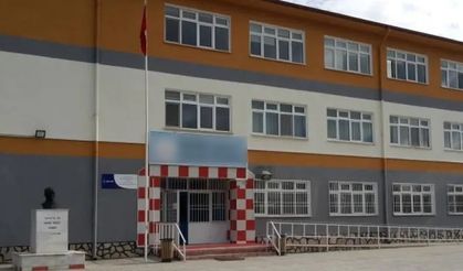 Kütahya'da okul çevresinde endişe yaratan yazı: Veliler tepki gösterdi