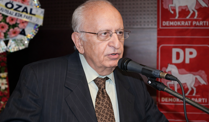 Siyaset dünyası yasa boğuldu: Hüsamettin Cindoruk vefat etti