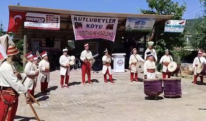 Kütahya'da kiraz festivalinde vatandaşlar eğlenceye doydu