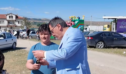 Kütahya'da aileler ve çocuklar uçurtma şenliğinde doyasıya eğlendi