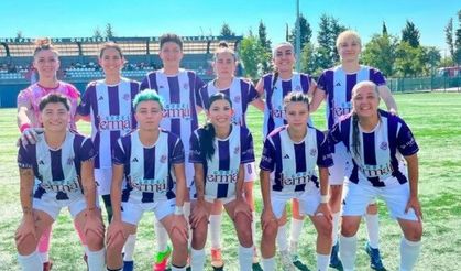 Tavşanlı Akıncılarspor Kadın Futbol Takımı sezonu yenilgisiz noktaladı: ''Kütahya'da bir devrim başlattık''