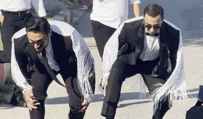 Tavşanlı'da asırlık düğün gelenekleri görenleri eğlendiriyor, damada zor anlar yaşatıyor