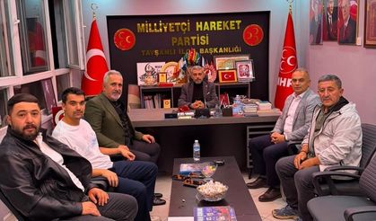Kıbrıs'taki kazada yaralanmışlardı: Milletvekili Erbaş'ın destek verdiği aileden MHP'ye teşekkür ziyareti