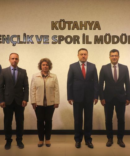 Kütahya Valisi Işın'dan, Gençlik ve Spor İl Müdürlüğü'ne ziyaret