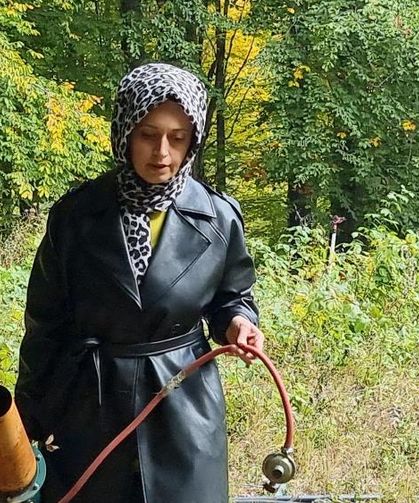 Kütahya'da bahçeye ayı girdi: ''3 yıllık emeğim boşa gitti''
