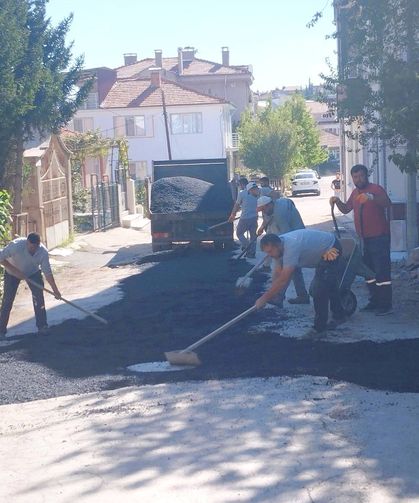 Gediz'de ulaşım güvenliği için yol çalışmaları başladı