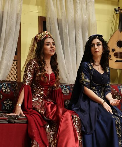 Seyirci rekoru kıran oyun yeniden sahnede: Kütahya'da salon tıklım tıklım doldu