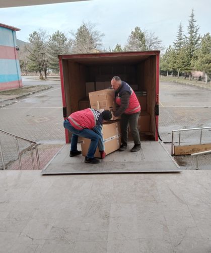 Kütahya’da ihtiyaç sahibi okullara donanım desteği