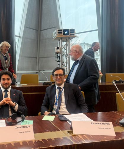 Tavşanlı Belediye Başkanı Derin, Fransa'da toplantıya katıldı