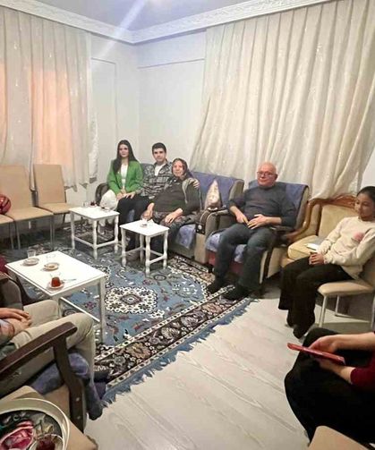 Dumlupınar Kaymakamı’ndan şehit ailesine anlamlı ziyaret