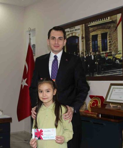 Hisarcık’ta eğitim gururu: İl birincilerine protokolden destek