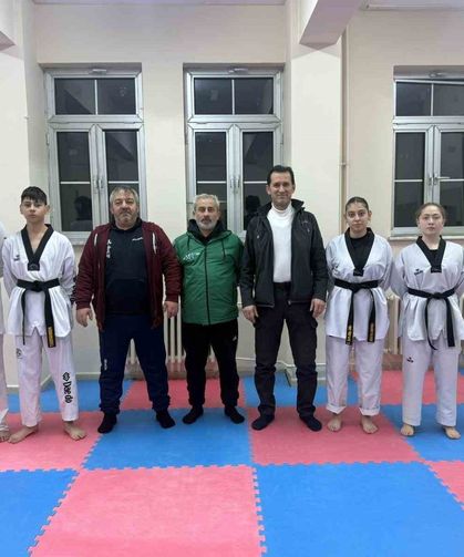 Kütahya’da Kyokushin-Kan heyeti Pazarlar Spor Lisesi ile buluştu