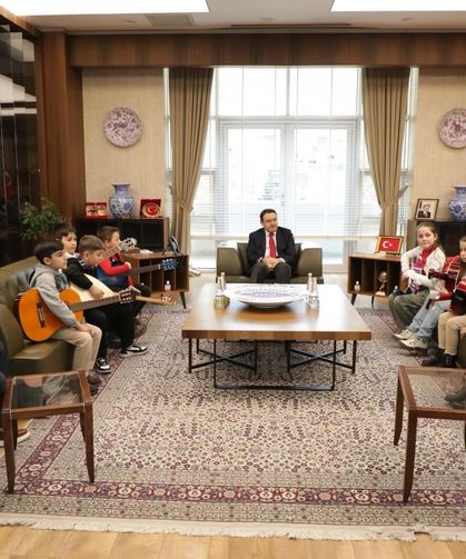 Kütahya’da sanatın kalbi attı: Müzik öğrencilerine Valilikten özel kabul