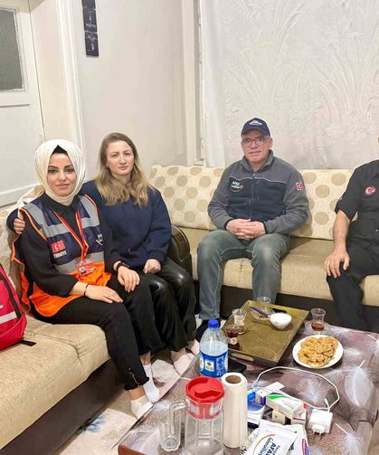 Tavşanlı AFAD gönüllülerinden depremzedelere destek