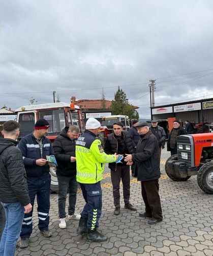 Kütahya’da jandarmadan traktör sürücülerine hayati eğitim: Trafikte güvenlik için seferberlik