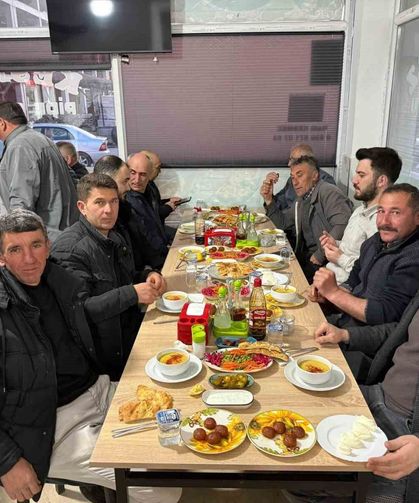 Çavdarhisar’da birlik sofrası: Kaymakam ve muhtarlar iftarda buluştu
