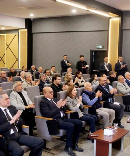 Kütahya’da sanayi zirvesi: OSB genel kurulu yoğun katılımla yapıldı