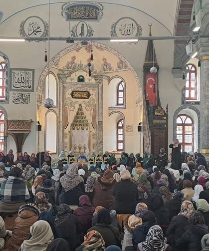 Kütahyalı kadınlar Kadir Gecesi’nde manevi atmosferde buluşuyor