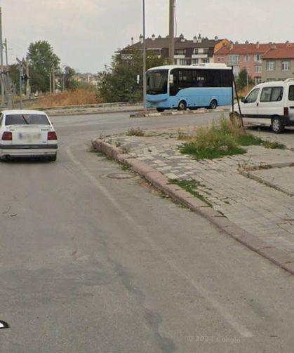 Kütahya’da bu kavşak alarm veriyor! Sürücüler her gün aynı tehlikeyi yaşıyor