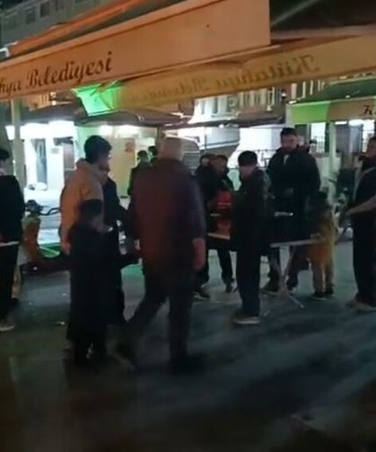 Kütahya’da Kadir Gecesi’nde Siyasi Partiler Hayırda Yarıştı