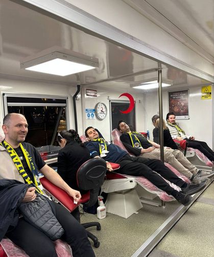 Kütahya Fenerbahçeliler Derneği’nden Anlamlı Dayanışma: İftar Sofrası ve Kan Bağışıyla Umut Oldular