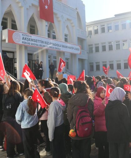 Kütahya’da anlamlı anma: Öğrencilerden birlik ve huzur mesajı
