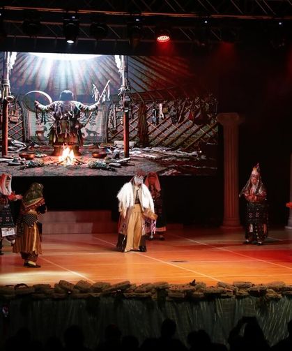 Aizanoi sahneye taşındı: 82 Kütahyalı gençten dev performans