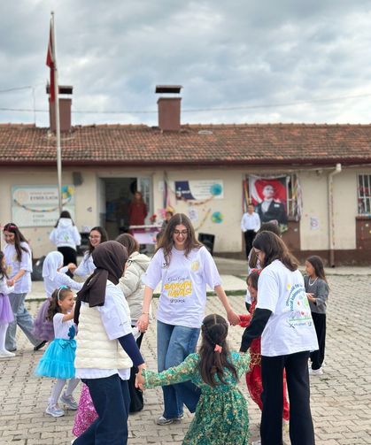 Kütahya’da yürek ısıtan proje: 5 köyde 200 çocuğa ulaşıldı