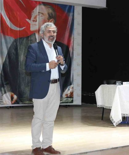 Altıntaş’ta eğitim hamlesi: Öğrenciler yazarla söyleşide buluştu