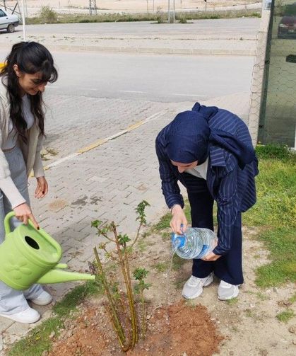 Emet MYO’da doğaya yatırım: Gül fidanı dikimiyle yeşil adım