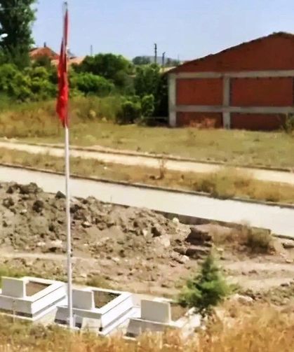 Emet'te Duygulandıran Anlar: 6 Şehidimizin Mezarı Yeni Yerine Taşındı