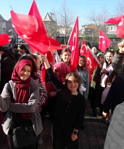 Haftaya güçlü mesaj: sınıflarda bayrak ve vatan bilinci işlendi