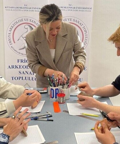 Kütahya DPÜ’de arkeolojik çizim teknikleri atölyesi dikkat çekti