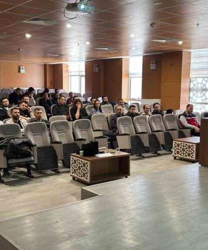 Kütahya İl Tarım ve Orman Müdürlüğü'nden veterinerlere biyogüvenlik ve üreme eğitimi